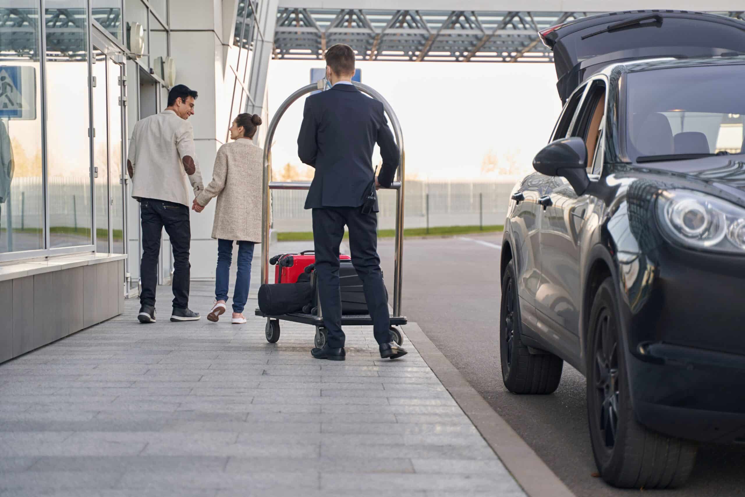 Newark Airport Pickup Guide: Where to Meet Your Driver at EWR